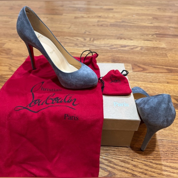 Christian Louboutin almond toe pumps - Picture 2 of 3